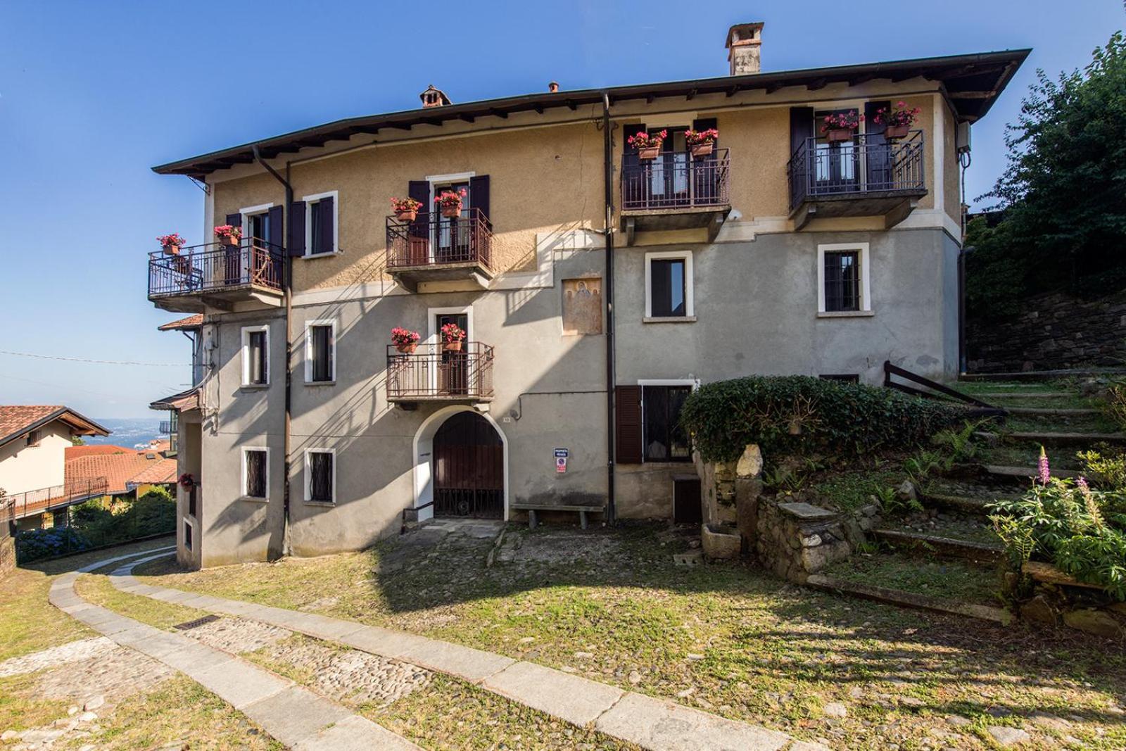Complex Levoasi Apartment *